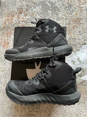 $200 Under Armour Women’s Valsetz Black Tactical Mid-Top Slip Resistant Boots